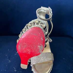 CHRISTIAN LOUBOUTIN METALLIC MESH
SILVER/GOLD CHOCAZEPPA 120 WEDGE
